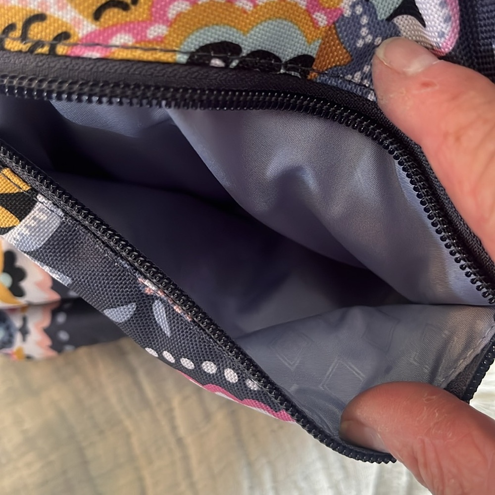 🆕Vera Bradley Lighten Up‎ Sling, Charmont Meadow NWOT - Picture 6 of 8